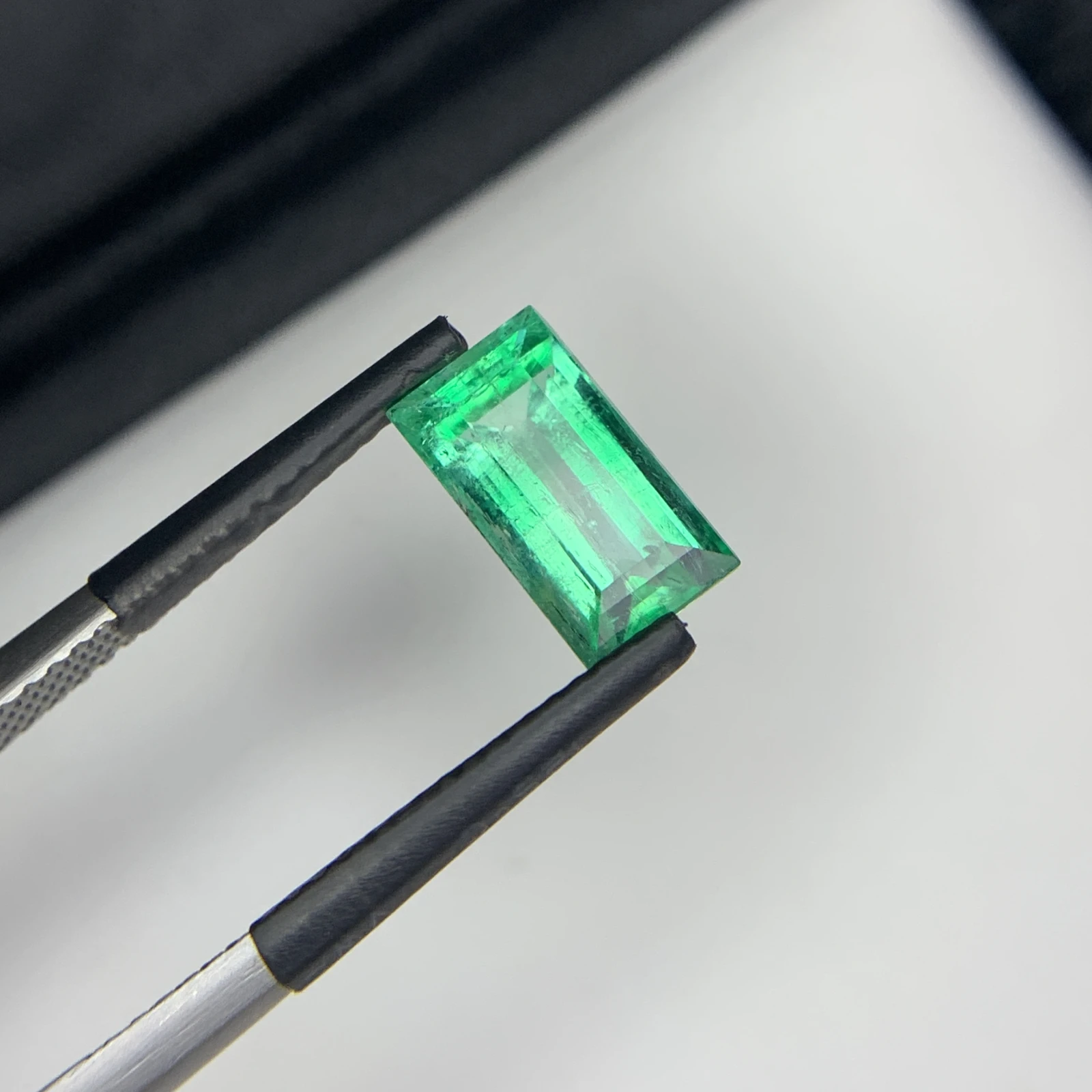 Natural Green Emerald 2.43 Carat Faceted Rectangular Cut Loose Gemstone — view 3